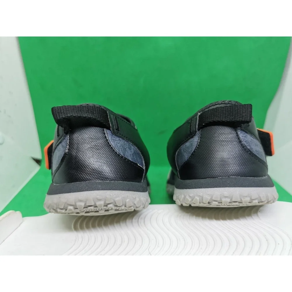 KEEN Stingray Closed Toe Sandals Black/Safety Orange Youth/ Men's Size 6